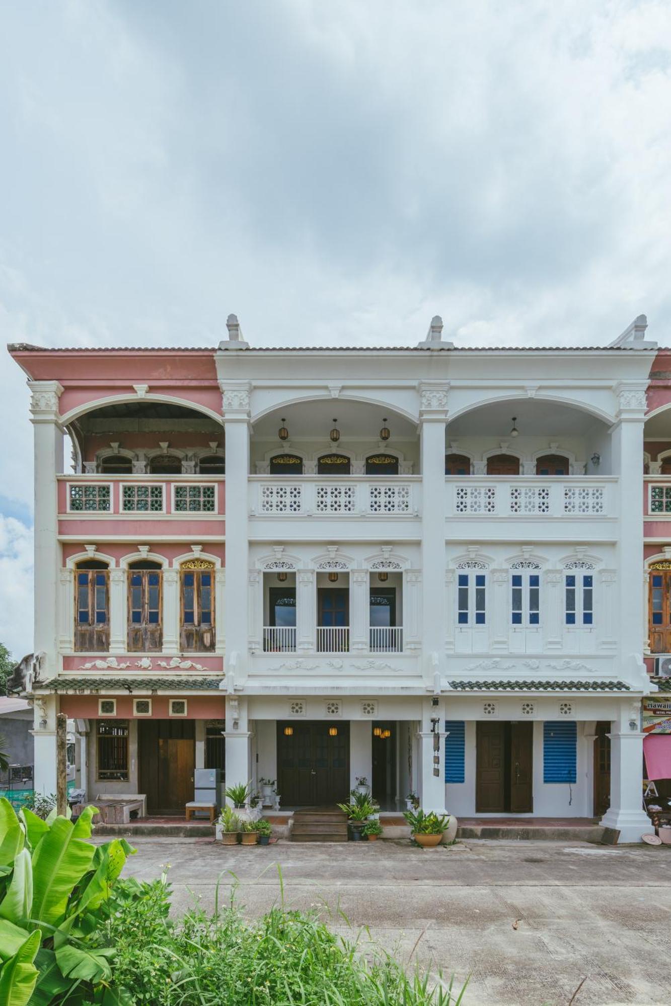 Botan Boutique Hotel Patong Exterior foto